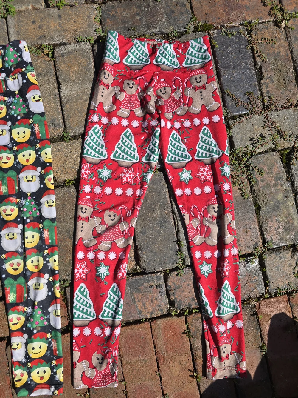 Justice Girls Holiday Emoji & Gingerbread Leggings - Black & Red